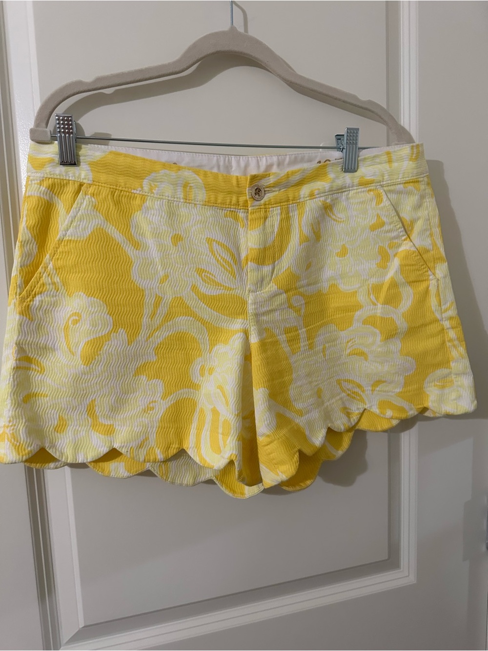 Lilly Pulitzer Yellow and White Floral Scallop Hem Shorts